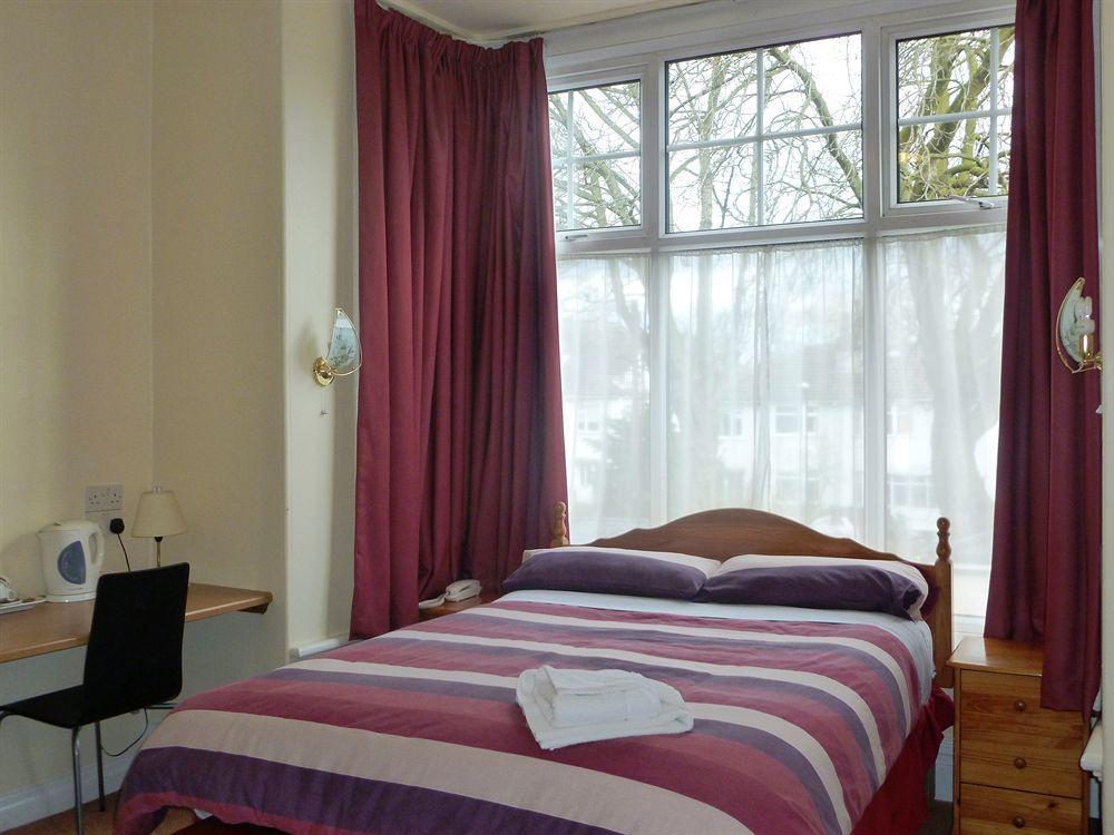 Ascot Grange - Voujon Resturant Hotel