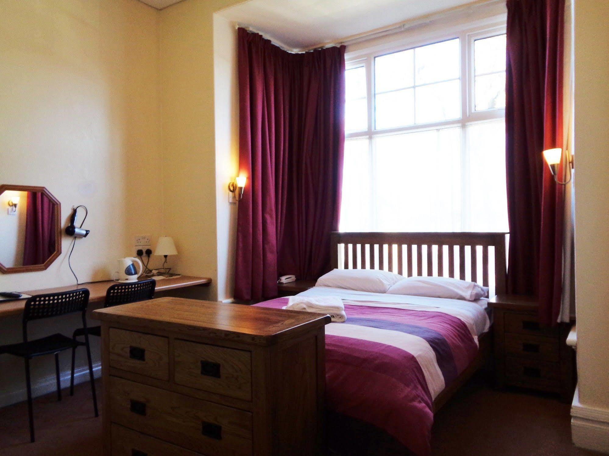Ascot Grange - Voujon Resturant 3* Leeds (West Yorkshire)